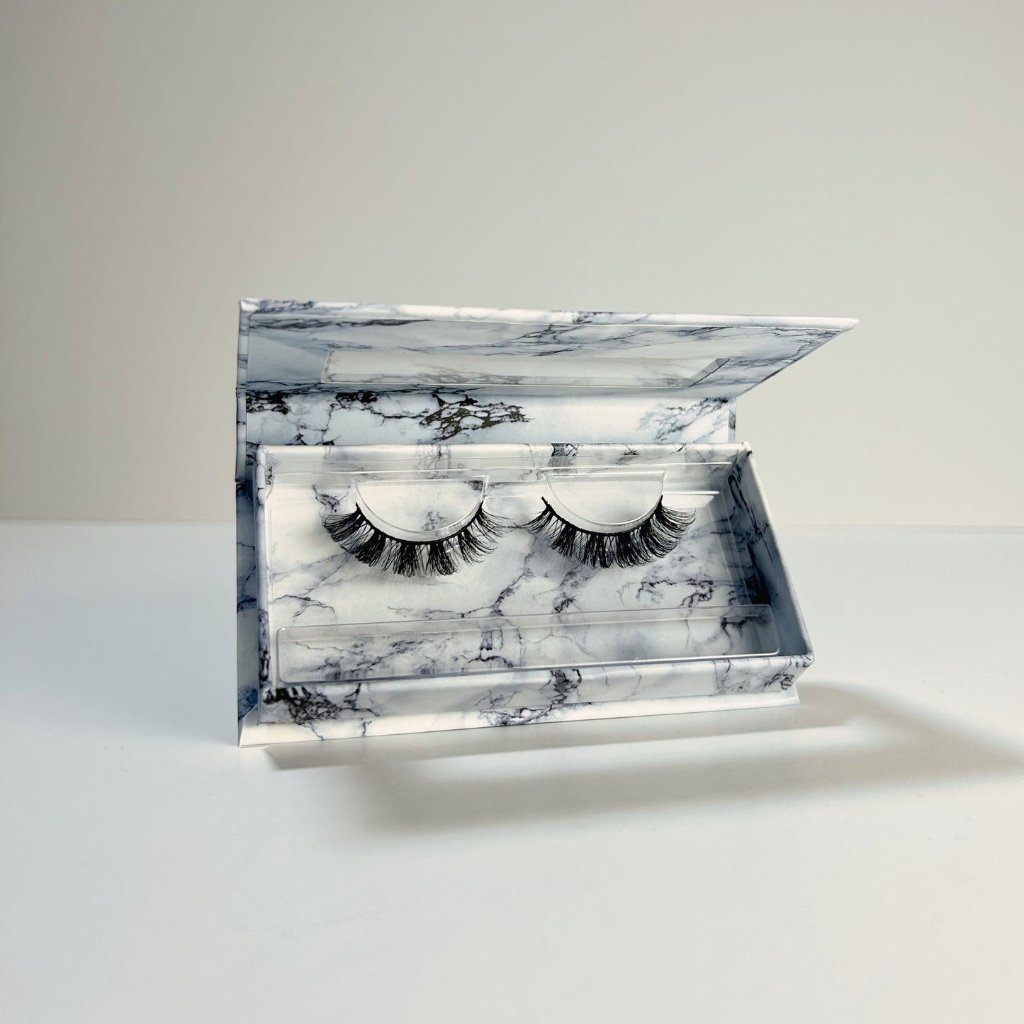 Zakeeya l Russian Lashes